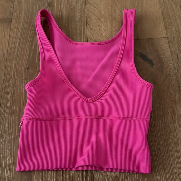 Lululemon cropped top - Picture 2 of 3